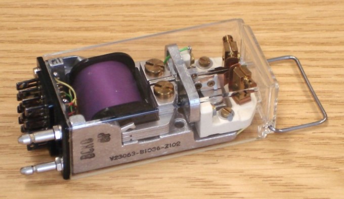 Понимание работы реле: руководство для начинающих